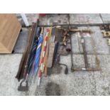 AN ASSORTMENT OF VINTAGE TOOLS TO INCLUDE BRACE DRILLS, A SAW AND MESSURING STICKS ETC
