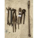 AN ASSORTMENT OF HAND TOOLS TO INCLUDE TIN SNIPS, PLIERS AND SPANNERS ETC