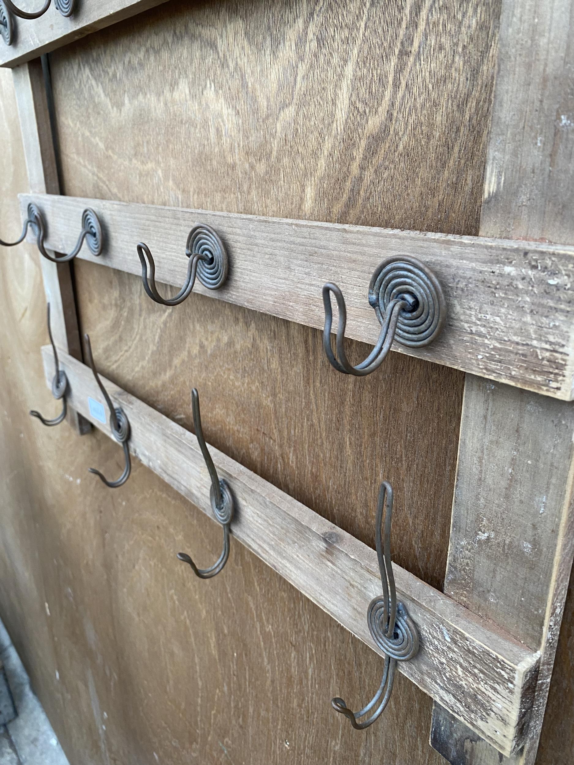 A VINTAGE PINE KITCHEN RACK - Image 3 of 4