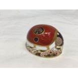 A ROYAL CROWN DERBY TWO SPOT LADY BUG PAPERWEIGHT WITH GOLD STOPPER