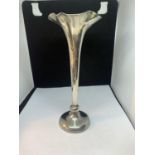 A HALLMARKED SHEFFIELD SILVER BUD VASE