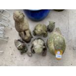 AN ASSORTMENT OF RECONSTITUTED STONE GARDEN ORNAMENTS TO INCLUDE A HARE, A DUCK AND A PAIR OF