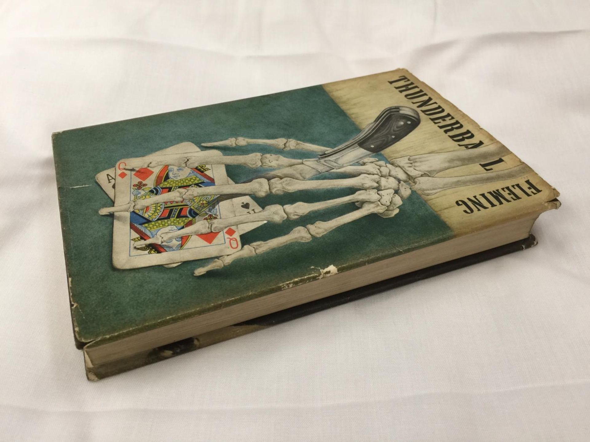 A FIRST EDITION JAMES BOND NOVEL - THUNDERBALL BY IAN FLEMING, HARDBACK WITH ORIGINAL DUST - Image 3 of 13