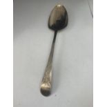 A GEORGE II 1745 HALLMARKED SILVER SPOON - MAKER CHARLES HOUGHAM, GROSS WEIGHT 47.5 GRAMS