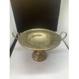 A HALLMARKED LONDON TWIN HANDLED DISH GROSS WEIGHT 109.7 GRAMS HEIGHT 8 CM