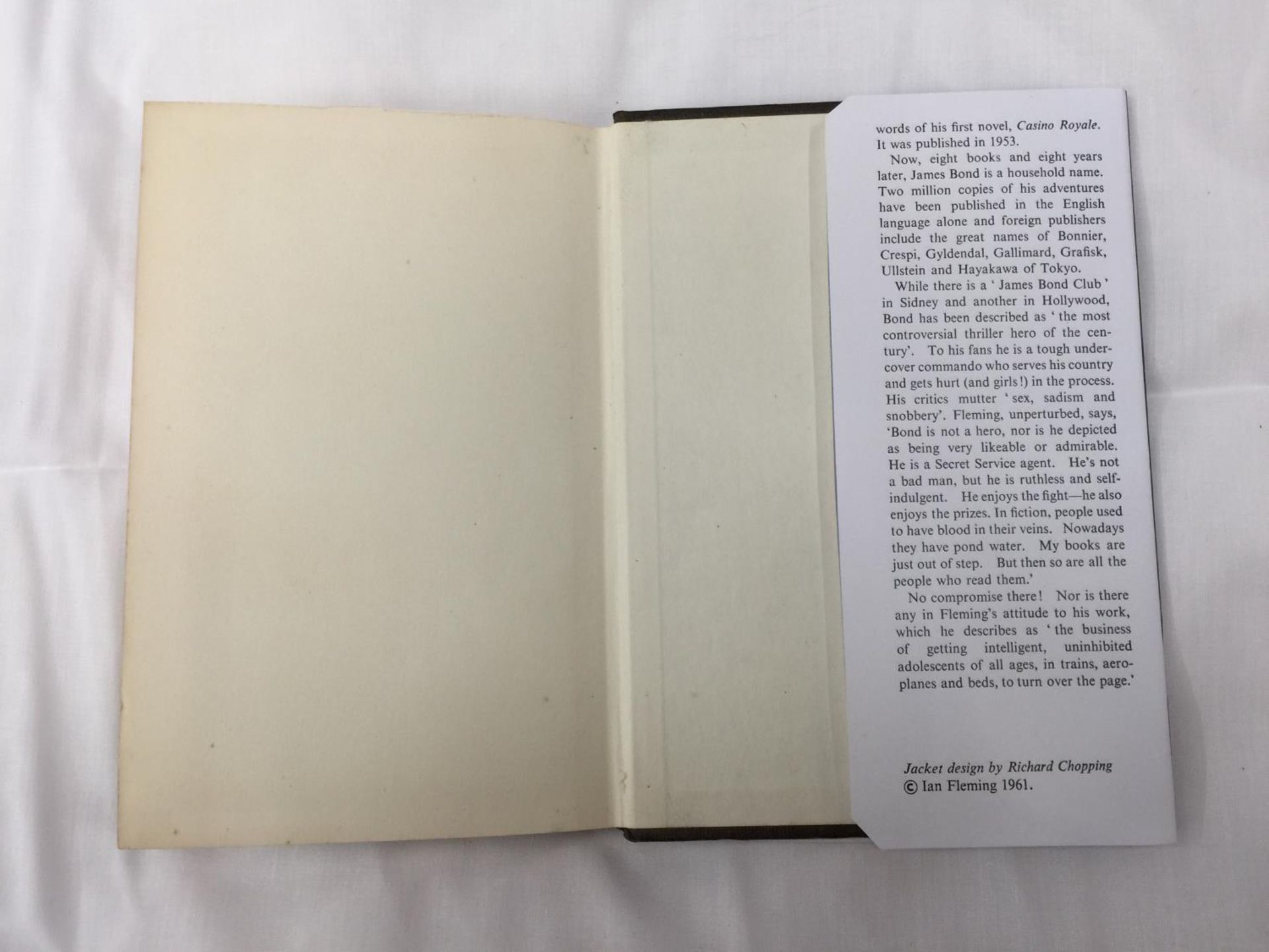 A FIRST EDITION JAMES BOND NOVEL - THUNDERBALL BY IAN FLEMING, HARDBACK WITH REPRINTED DUST JACKET - - Image 8 of 10