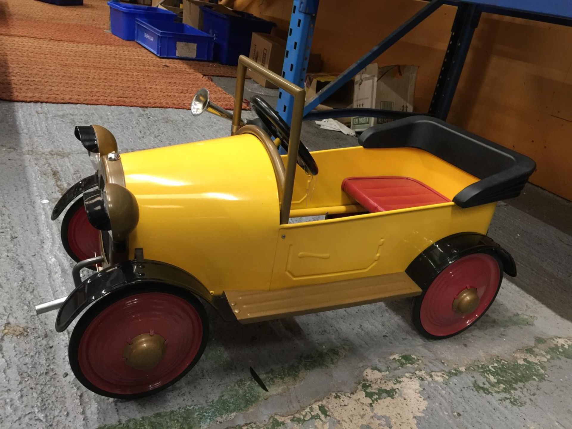 A BRUM PEDAL CAR WITH WORKING HORN AND CRANK HANDLE - Image 3 of 5