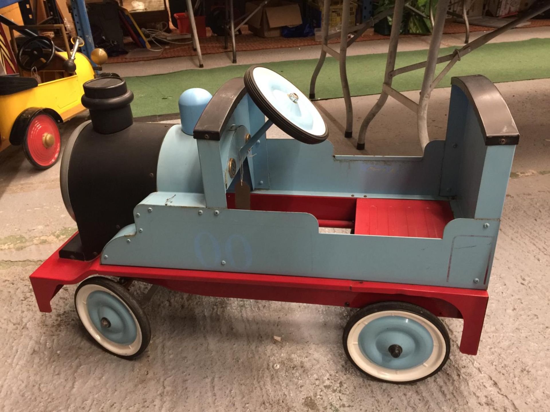 A THOMAS THE TANK ENGINE STYLE METAL PEDAL TRAIN - Image 5 of 5