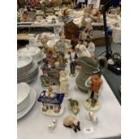 A COLLECTION OF VINTAGE CERAMICS TO INCLUDE STAFFORDSHIRE FLATBACKS, COTTAGES, FIGURES, ANIMALS,
