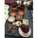 A QUANTITY OF COLLECTABLES TO INCLUDE TREEN BOWLS, COPPER JUG, PLANTERS, CARVED BOX, FIGURES,