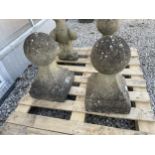 A PAIR OF RECONSTITUTED STONE POST FINIALS (H:50CM)