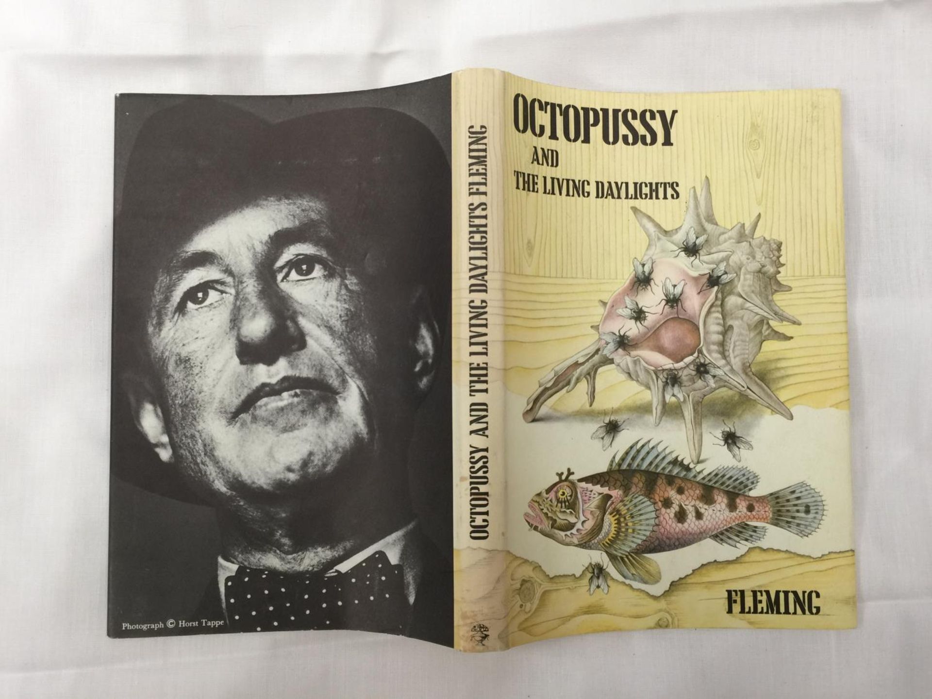 A FIRST EDITION JAMES BOND NOVEL - OCTOPUSSY AND THE LIVING DAYLIGHTS BY IAN FLEMING, HARDBACK - Image 11 of 11