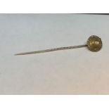 A VICTORIAN 15 CARAT GOLD SEED PEARL STICK PIN GROSS WEIGHT 2 GRAMS IN A PRESENTATION BOX