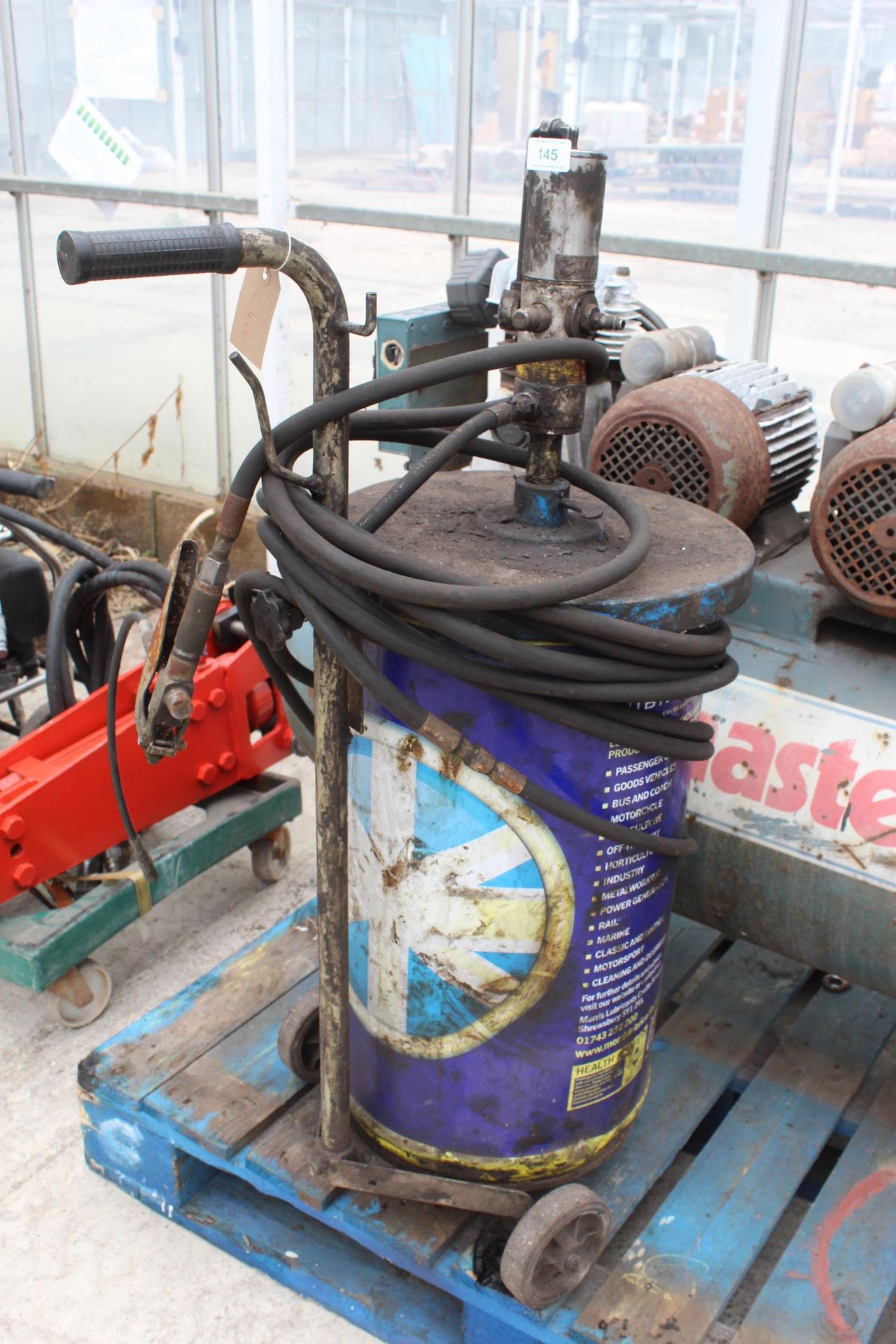 INDUSTRIAL GREASE DISPENSER & PART TUB OF GREASE NO VAT