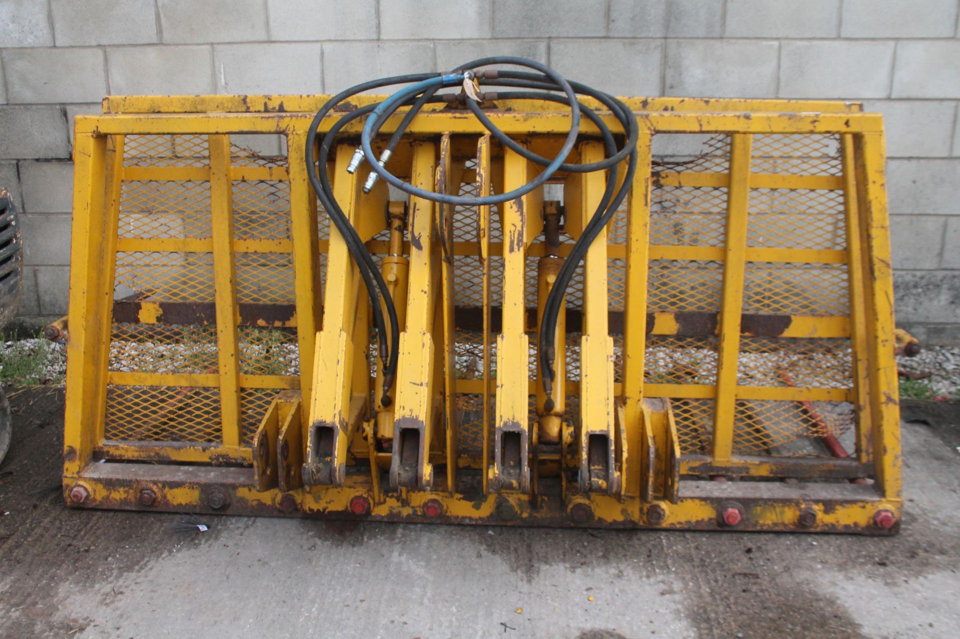 GRAYS 12 TINE PUSH OFF BUCK RAKE + VAT - Bild 2 aus 3