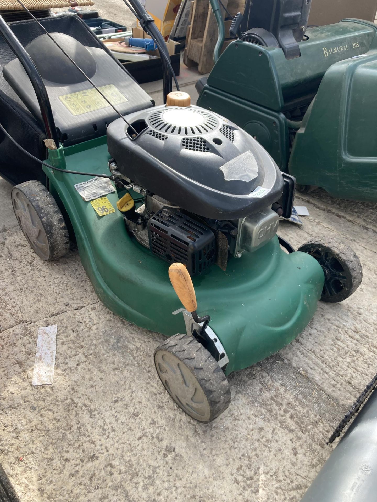 A PETROL ROTARY LAWN MOWER NO VAT - Image 4 of 4
