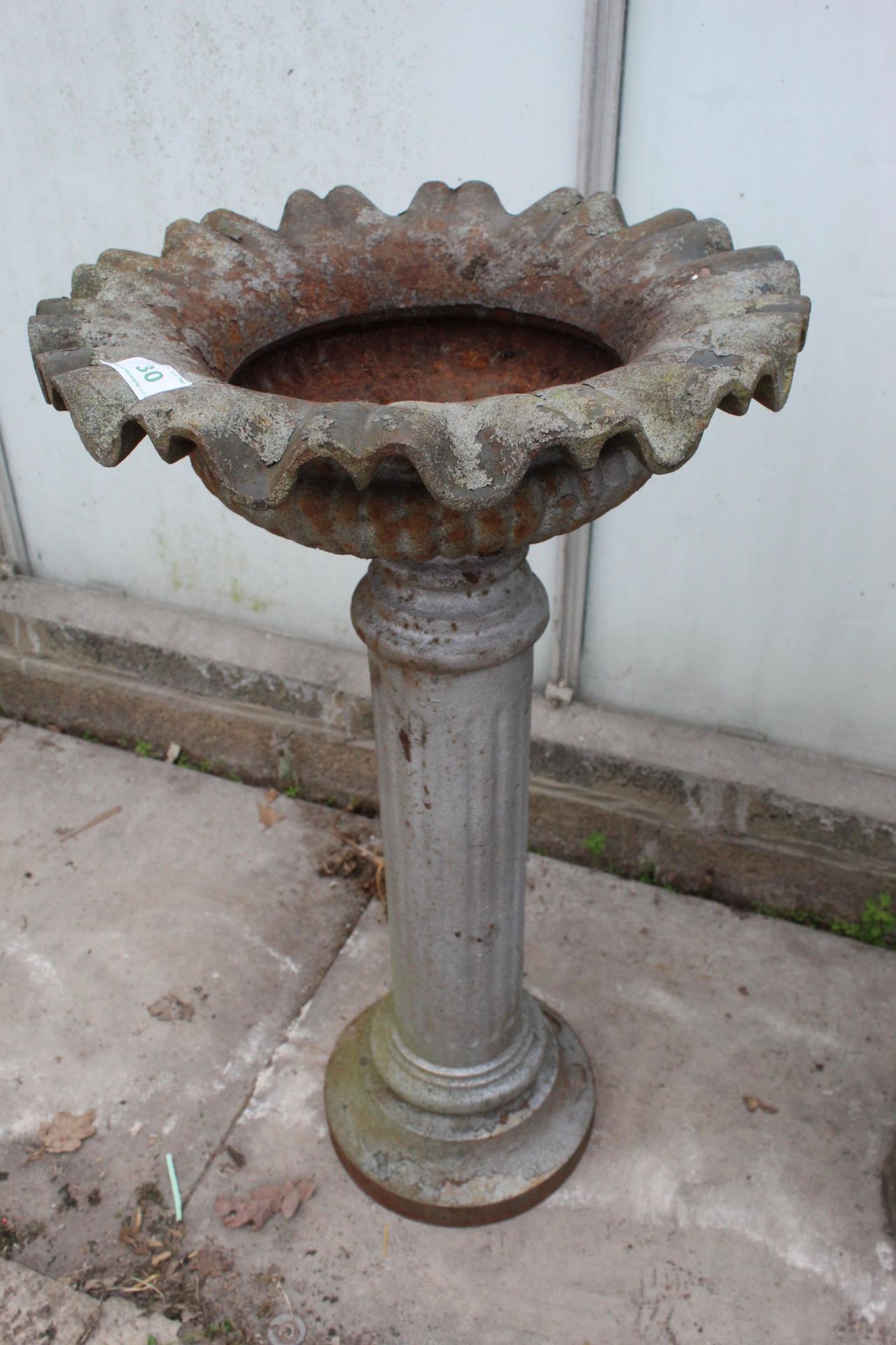 ORNATE BIRD BATH NO VAT