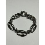 A MARKED 925 SILVER BRACELET GROSS WEIGHT 18.6 GRAMS