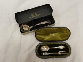 A BOXED HALLMARKED LONDON SILVER SPOON AND FORK CHRISTENING SET AND A BOXED ARTHUR PRICE OF