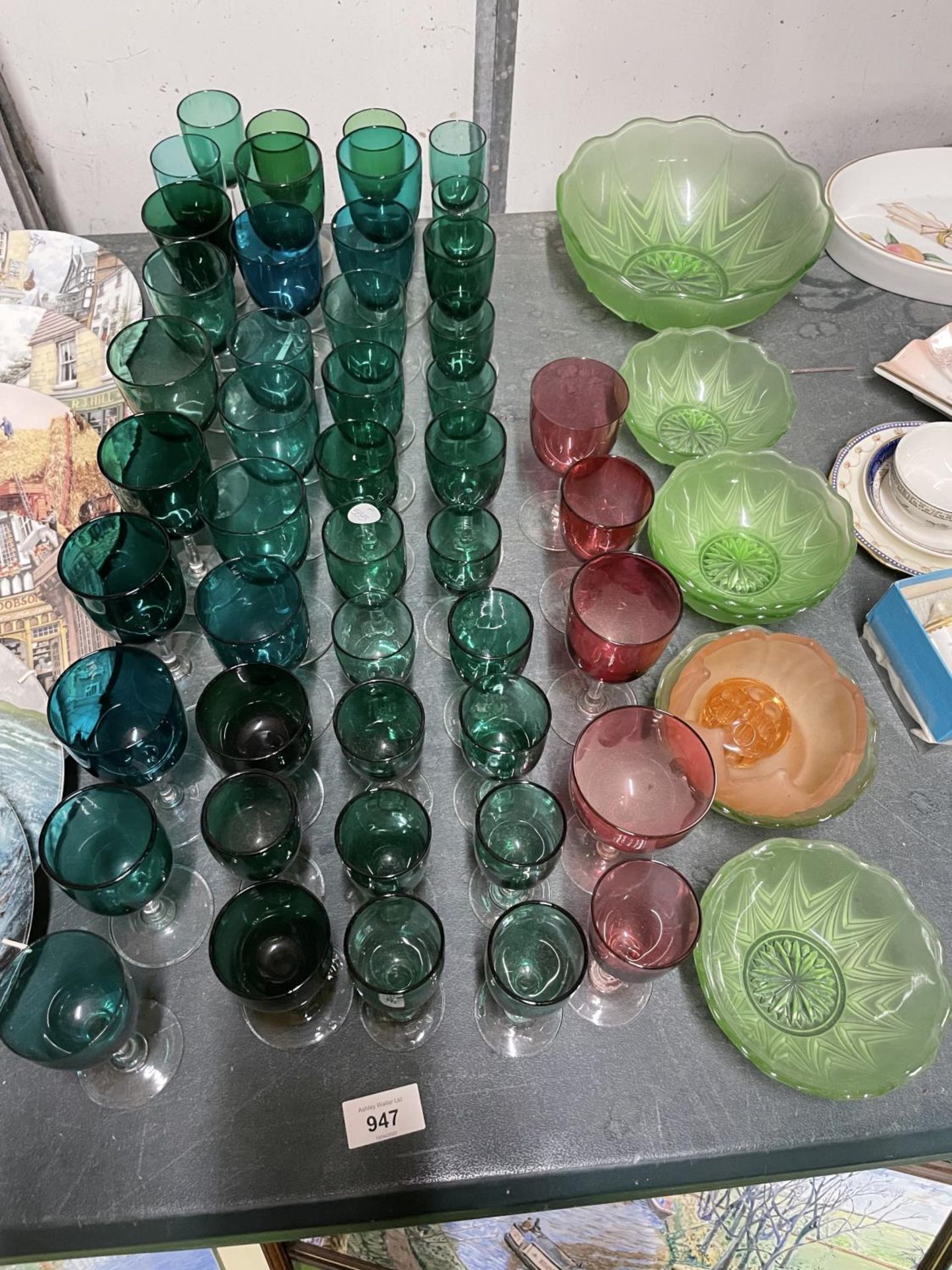 A QUANTITY OF GREEN GLASSES TO INCLUDE SHERRY, PORT, ETC ALSO FIVE CRANBERRY GLASSES