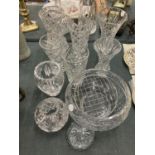 A QUANTITY OF CUT GLASS CRYSTAL TO INCLUDE VASES, BOWLS, ETC