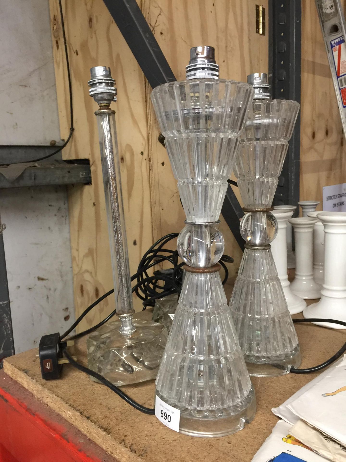 TWO PAIRS OF GLASS TABLE LAMPS HEIGHT 33CM