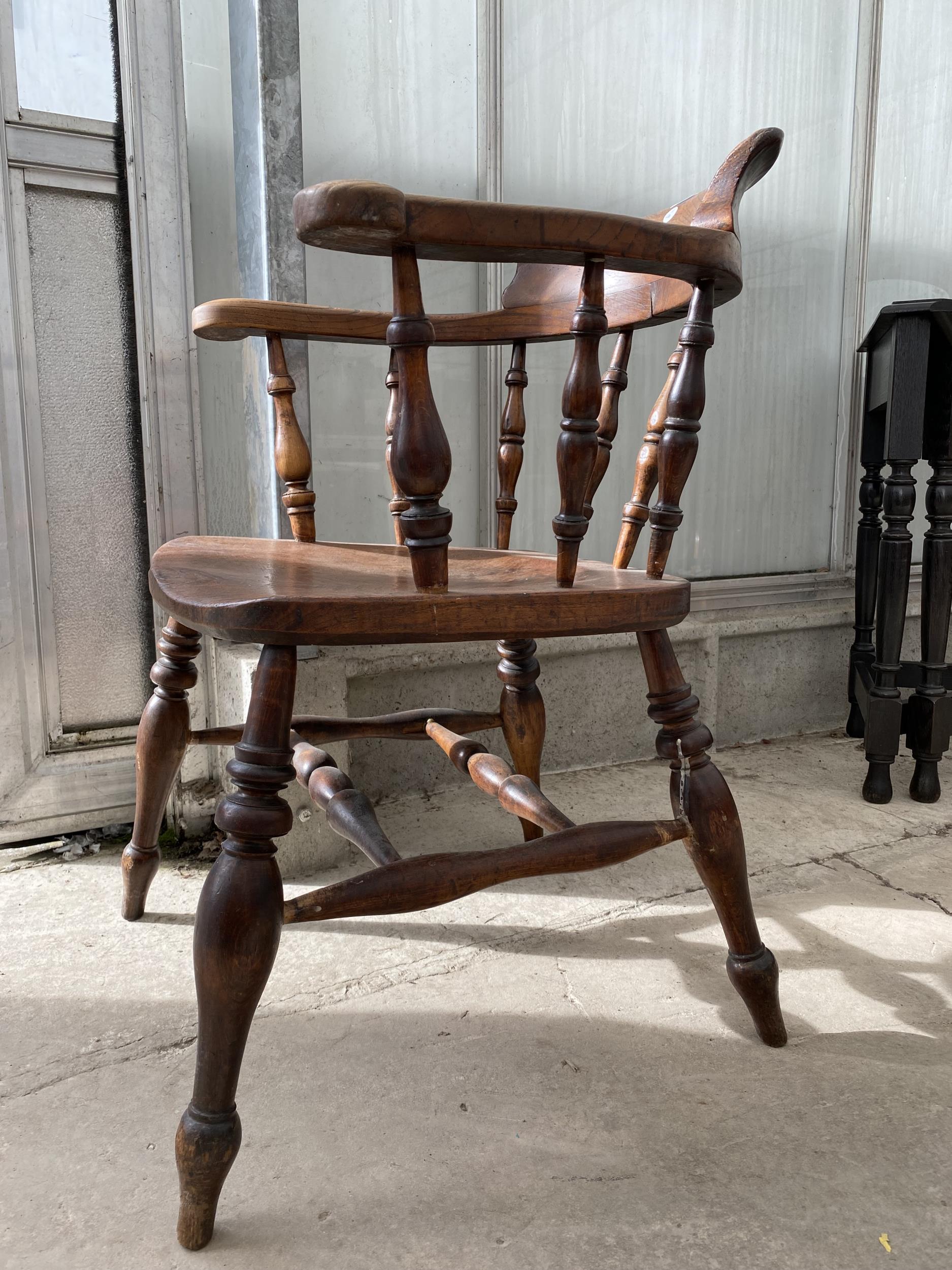 A VICTORIAN ELM COW HORN CAPTAINS CHAIR - Image 3 of 5