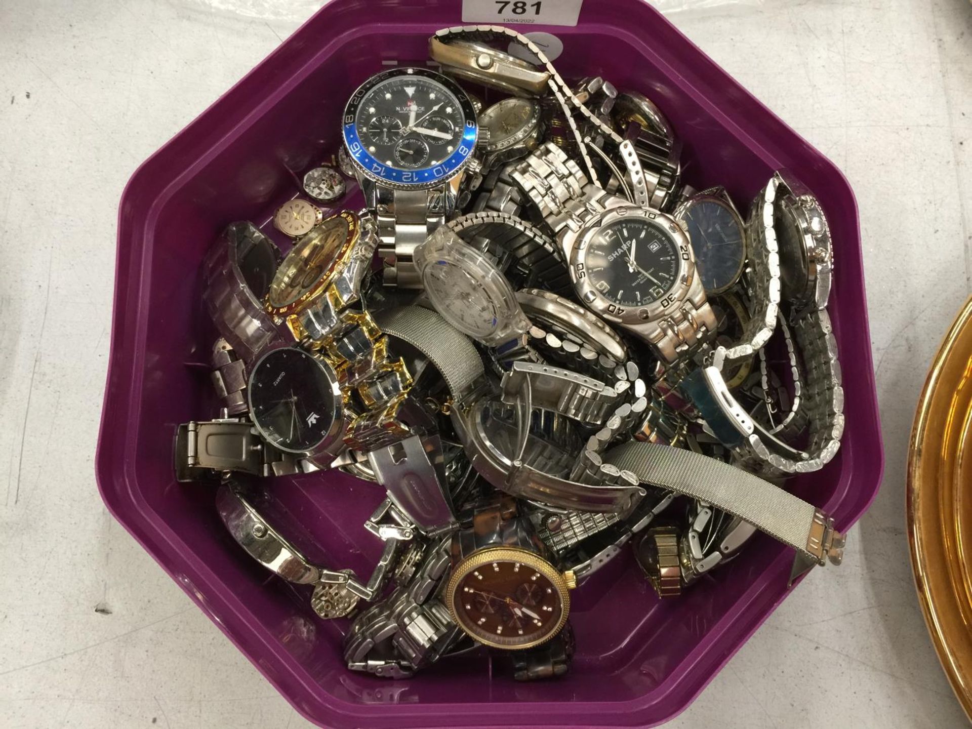 A LARGE QUANTITY OF WRISTWATCHES INCLUDING SEKONDA, ASCOT, LORUS SPORTS, SHARP, ETC - Image 2 of 4