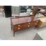 A MID 20TH CENTURY RETRO TRIPLE DRESSING TABLE ENCLOSING SIX DRAWERS, 54" WIDE