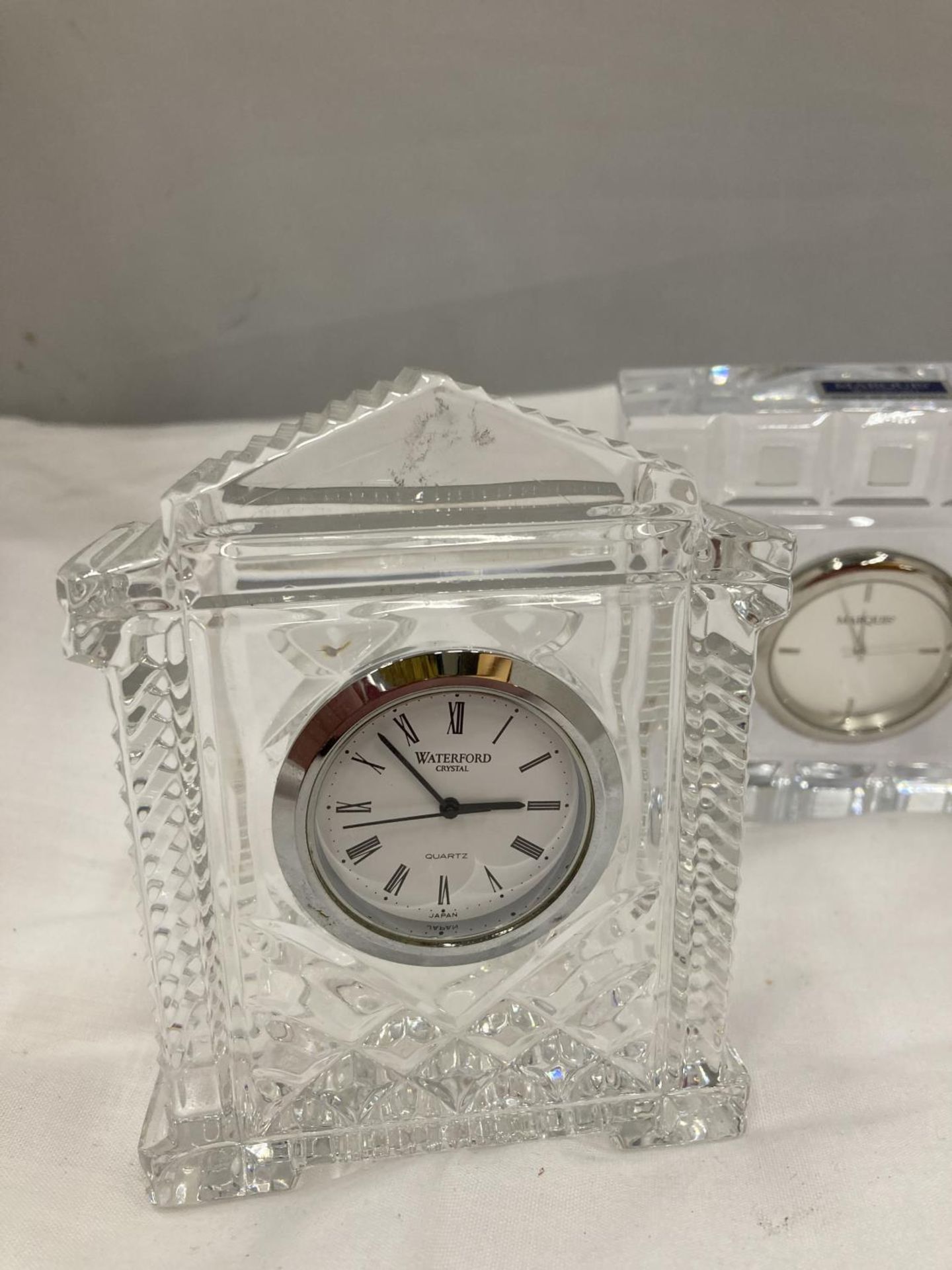FOUR SMALL MANTLE CLOCKS TO INCLUDE A TARTAN MASONS BY WEDGWOOD AND THREE WATERFORD CRYSTAL ONES - Image 2 of 5