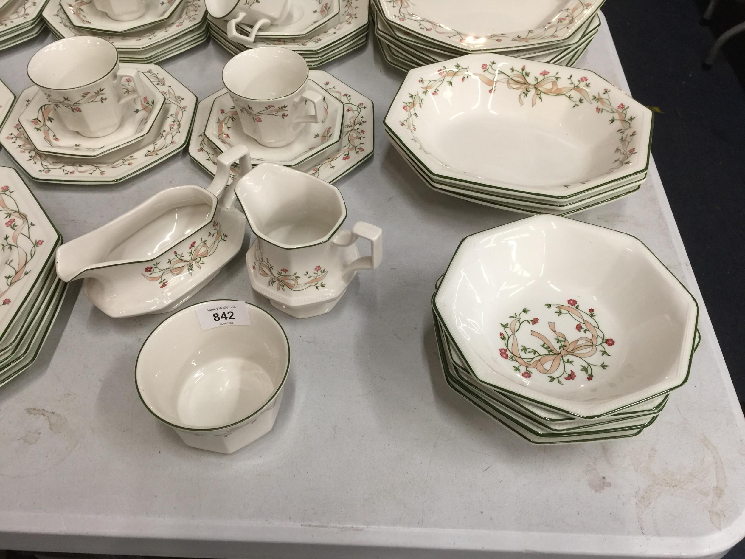 A LARGE AMOUNT OF JOHNSON BROTHERS 'ETTERNAL BEAU' DINNERWARE INCLUDING, DINNER AND SIDE PLATES, - Image 3 of 14