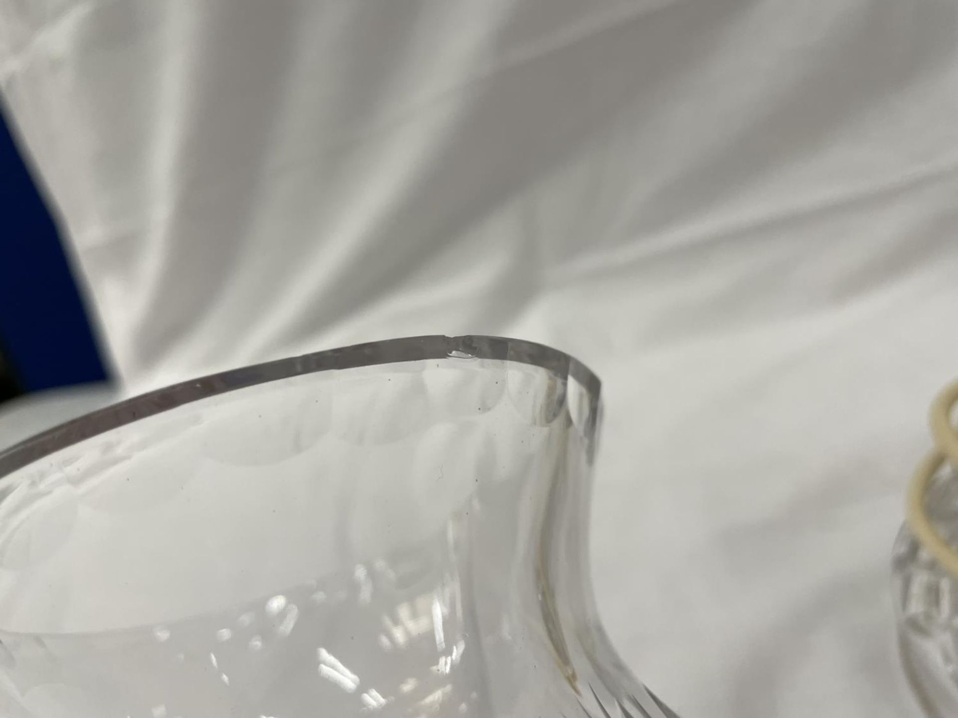 A CUT GLASS TWO PIECE HURRICANE LAMP 31CM TALL - Image 3 of 4