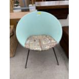 A 1950'S CONSERVATORY EGG CHAIR