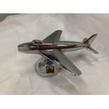 A VINTAGE DUNHILL TABLE LIGHTER IN THE SHAPE OF A PLANE HEIGHT 8CM, LENGTH 16CM