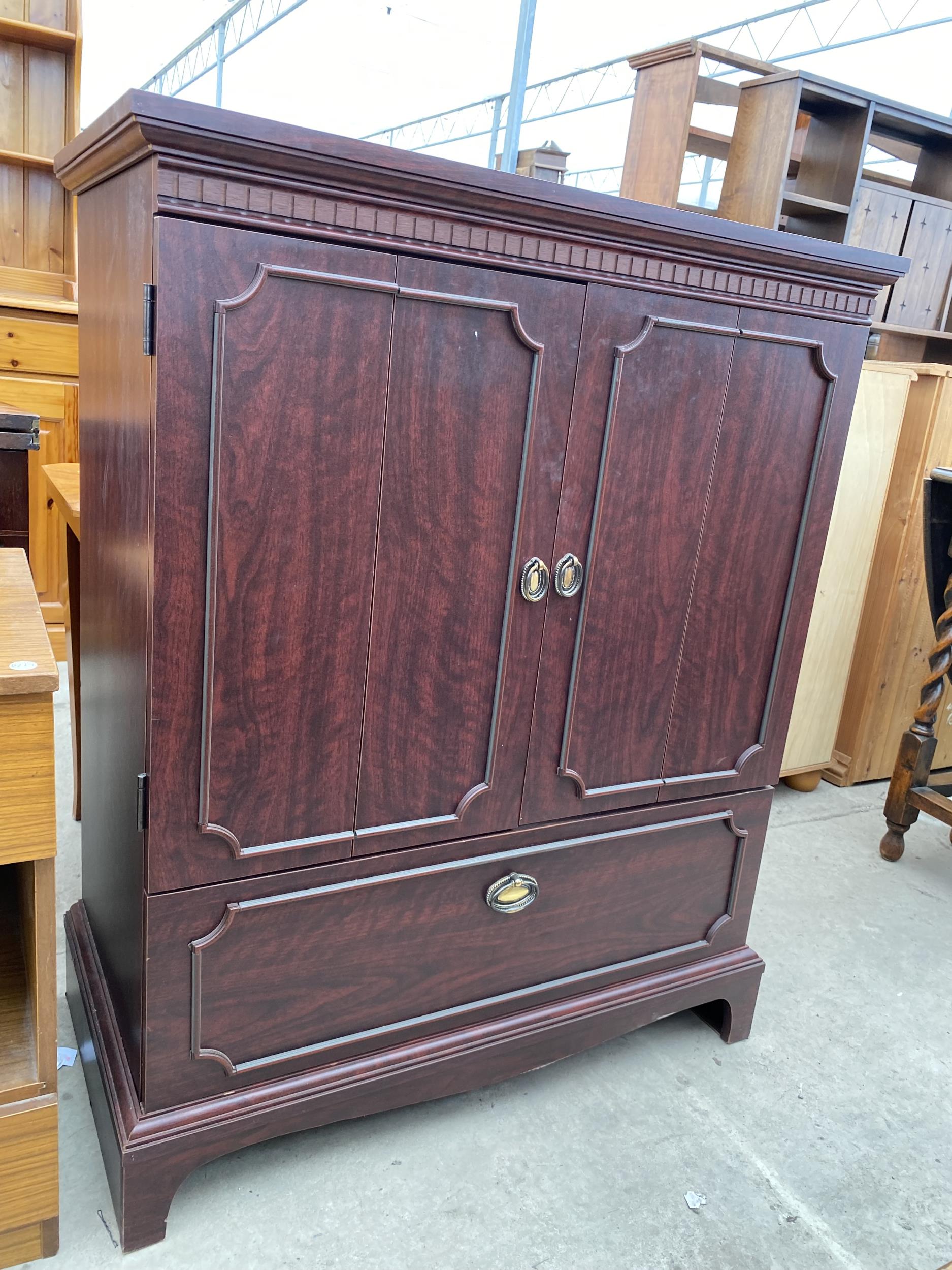 A BEDSIDE LOCKER AND TV CABINET - Image 3 of 6