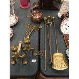 A PAIR OF HEAVY BRASS FIRE DOGS, A COPPER KETTLE, HEAVY BRASS COMPANION SET, ETC