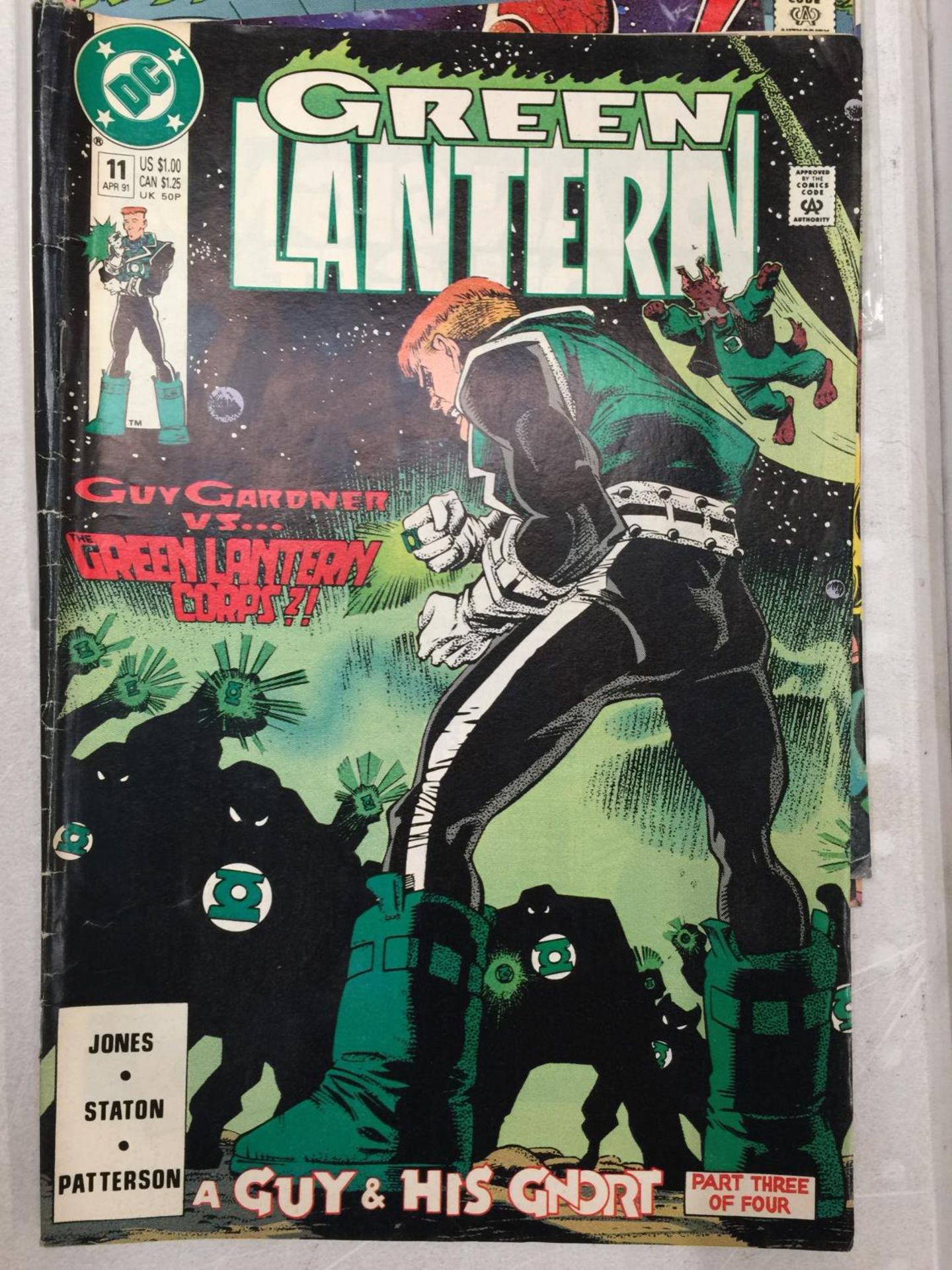 A COLLECTION OF 30 DC COMICS, TO INCLUDE STAR TREK, THE GREEN LANTERN, SUICIDE SQUAD, SHAZAM ETC. - Image 3 of 6