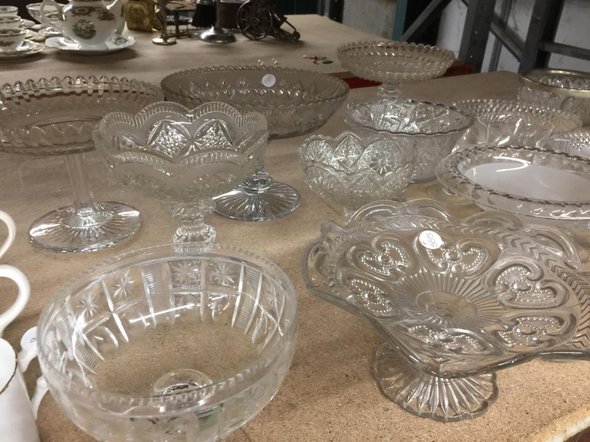 A COLLECTION OF VINTAGE GLASSWARE INCLUDING CAKE STANDS, BOWLS, A GLASS AND SILVER PLATE INKWELL, - Image 2 of 5