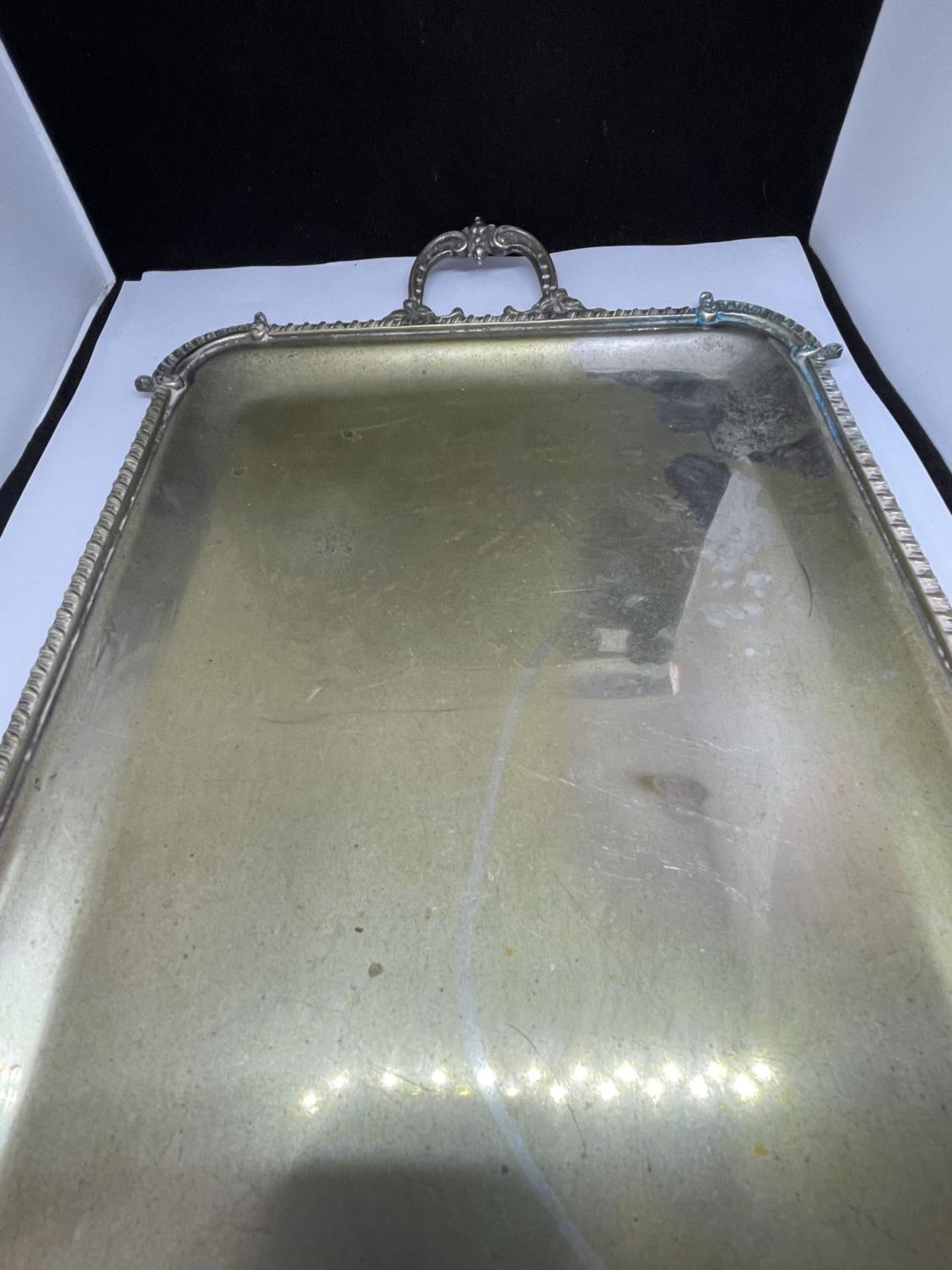 A POSSIBLY SILVER SANDWICH TRAY GROSS WEIGHT 487 GRAMS - Image 2 of 4