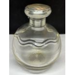 A LARGE GLASS PERFUME BOTTLE WITH HALLMARKED BIRMINGHAM SILVER TOP AND A STOPPER