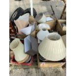 AN ASSORTMENT OF HOUSEHOLD CLEARANCE ITEMS TO INCLUDE LAMP SHADES AND BOOKS ETC