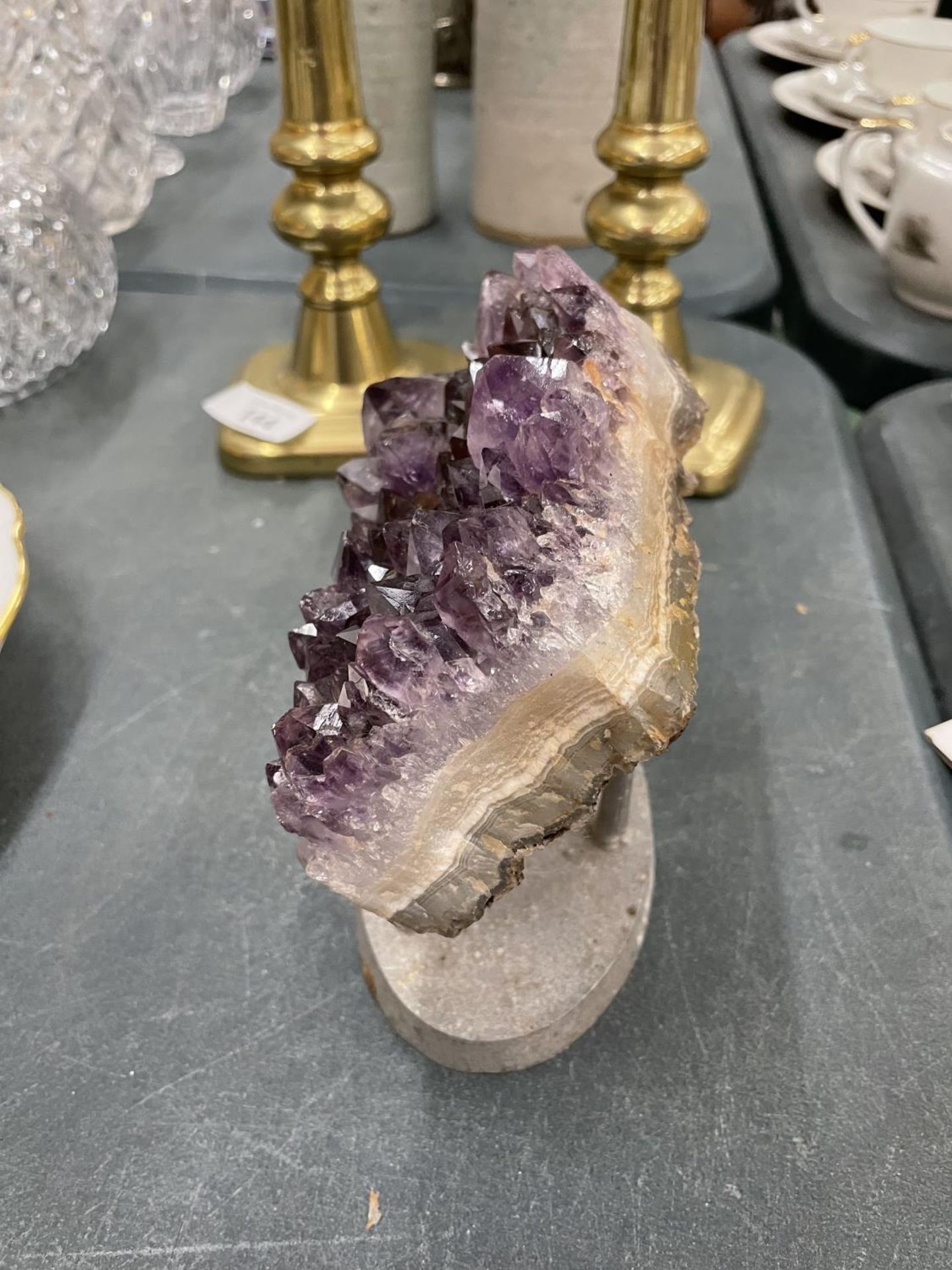A PIECE OF AMETHYST ON A STAND - Image 2 of 3