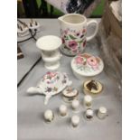 A COLLECTION OF ITEMS INCLUDING CHINA THIMBLES, AYNSLEY TORTOISEWEDGWOOD TRINKET BOX, MINI URN, ETC