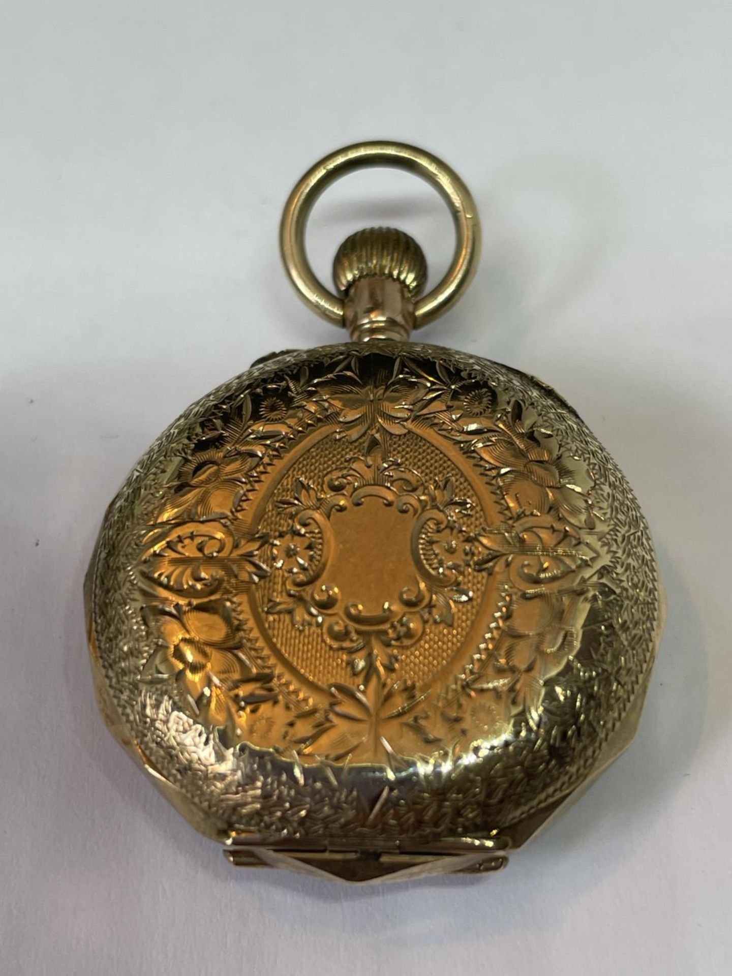 A 9 CARAT GOLD MARKED 9K LADIES POCKET WATCH SEEN WORKING BUT NO WARRANTY IN A PRESENTATION BOX - Image 2 of 6