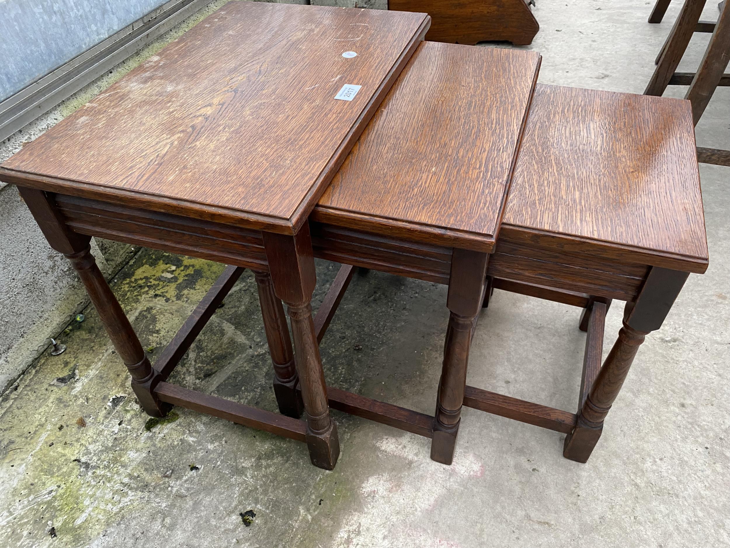 A NEST OF THREE OAK TABLES - Image 2 of 3