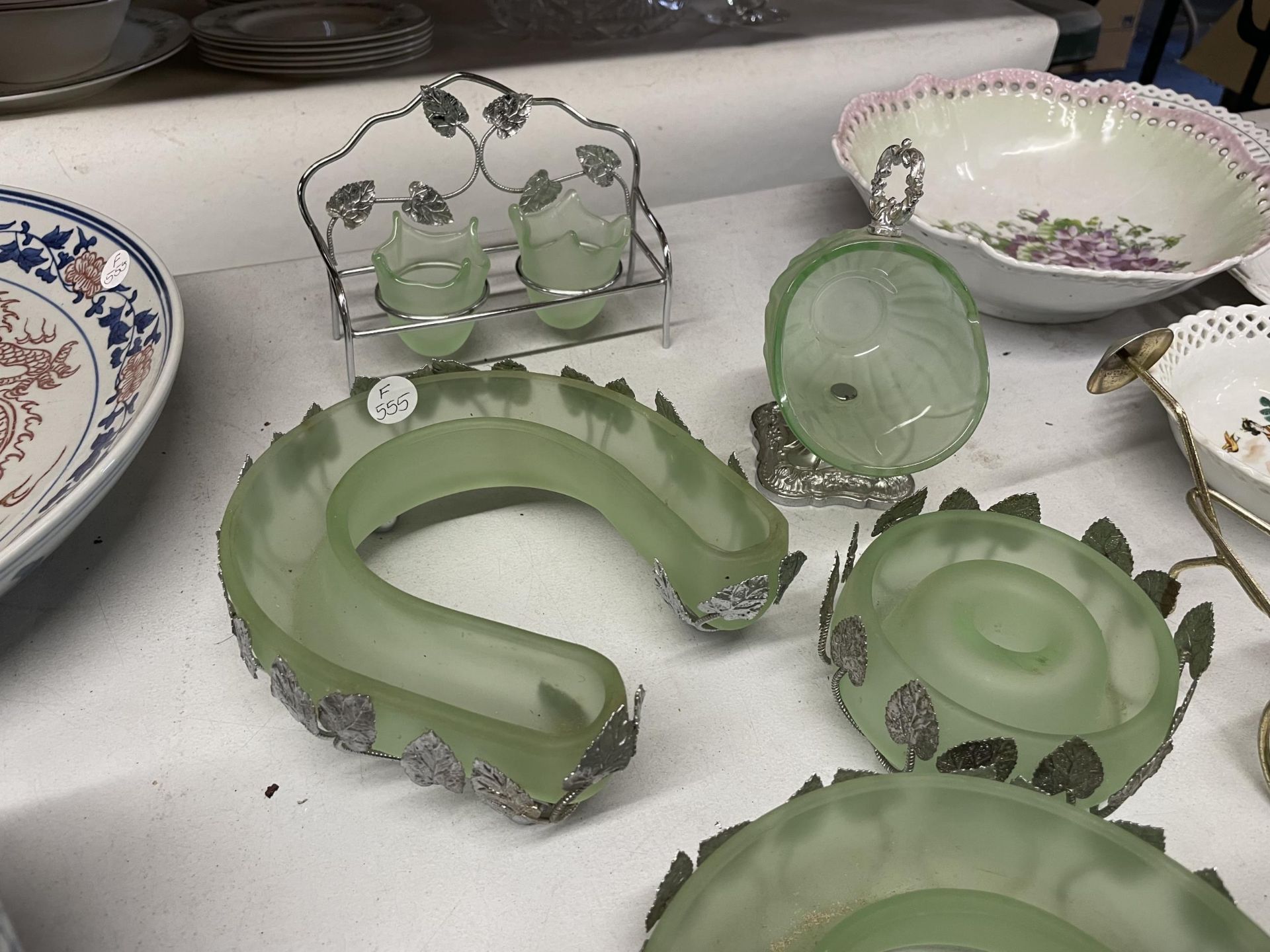 A QUANTITY OF FROSTED GREEN GLASSWARE FOR FLOWER ARRANGING INCLUDING HORSESHOE SHAPED ROUND, ETC - Image 3 of 4