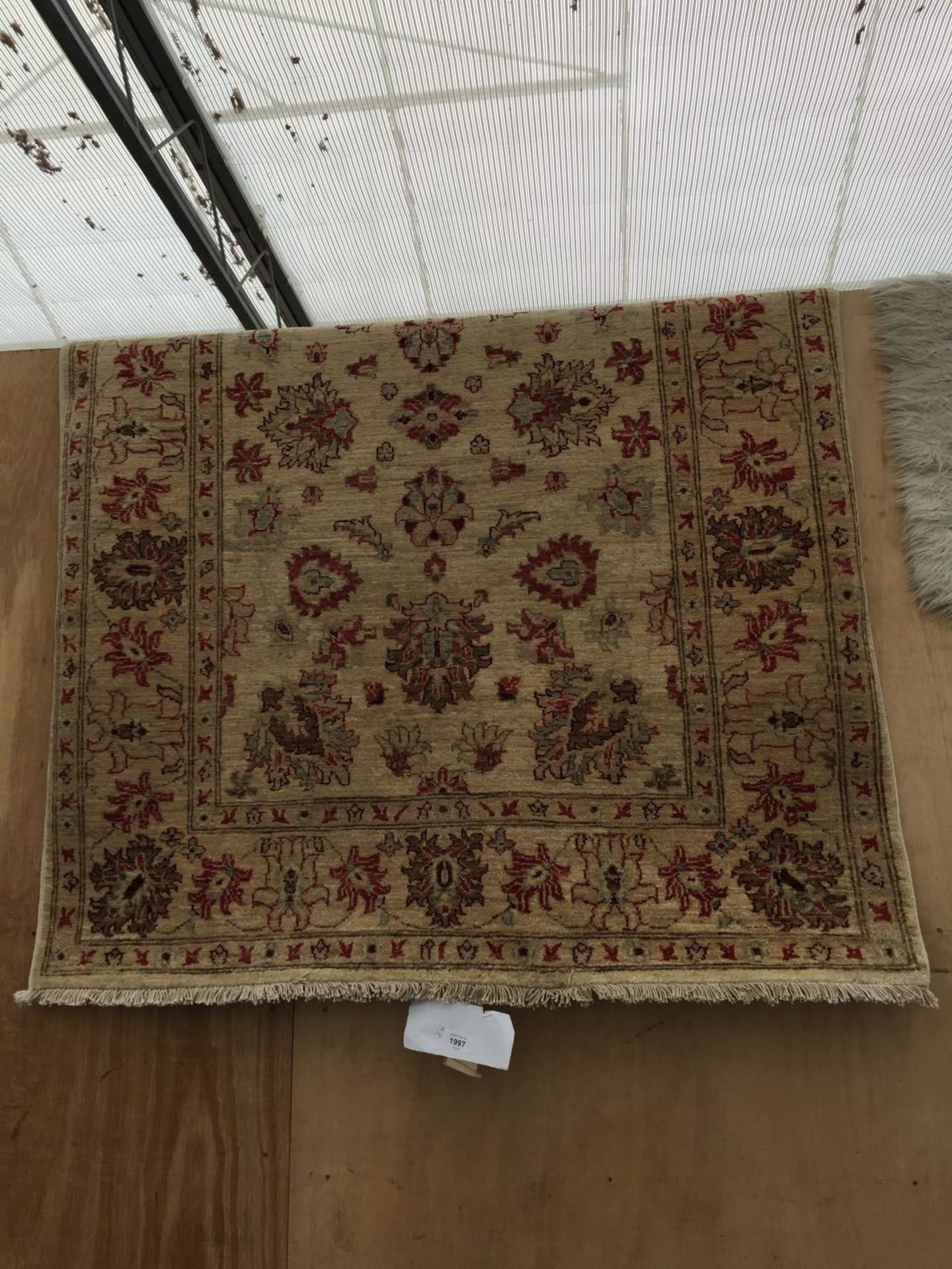 A HAND KNOTTED 100% WOOL PAKISTAN RUG 176CM X 125CM