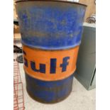 A VINTAGE 'GULF' 200L OIL DRUM