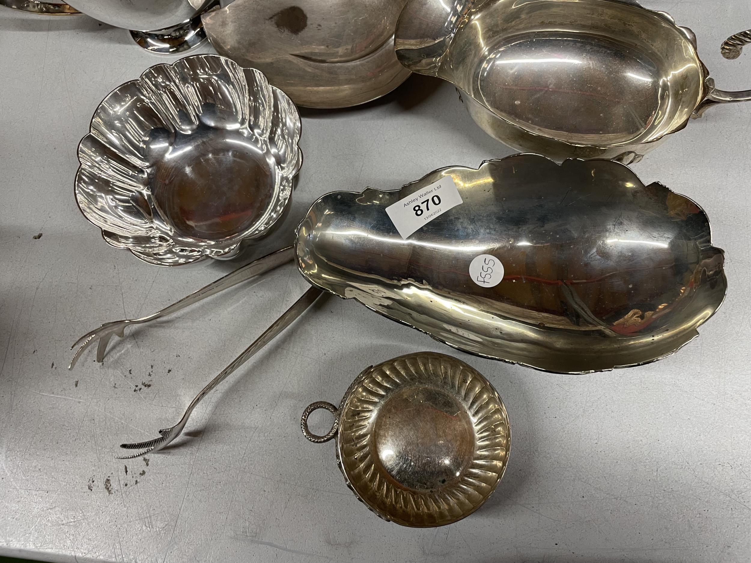 A COLLECTION OF SILVER PLATED ITEMS TO INCLUDE TEAPOTS, SAUCEBOATS, BOWLS, ICE BUCKET, ETC - Image 4 of 4