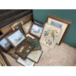 AN ASSORTMENT OF FRAMED PRINTS AND PICTURES